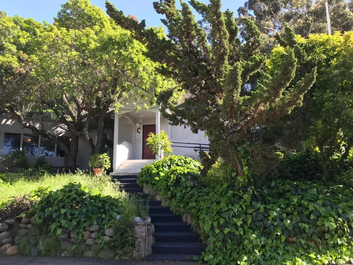 Image 4 of Secluded, Charming and Unique! Spacious Apartment EXCELLENT Central Location