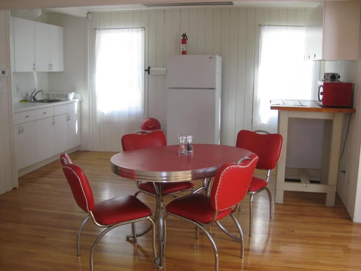 Image 3 of Secluded, Charming and Unique! Spacious Apartment EXCELLENT Central Location