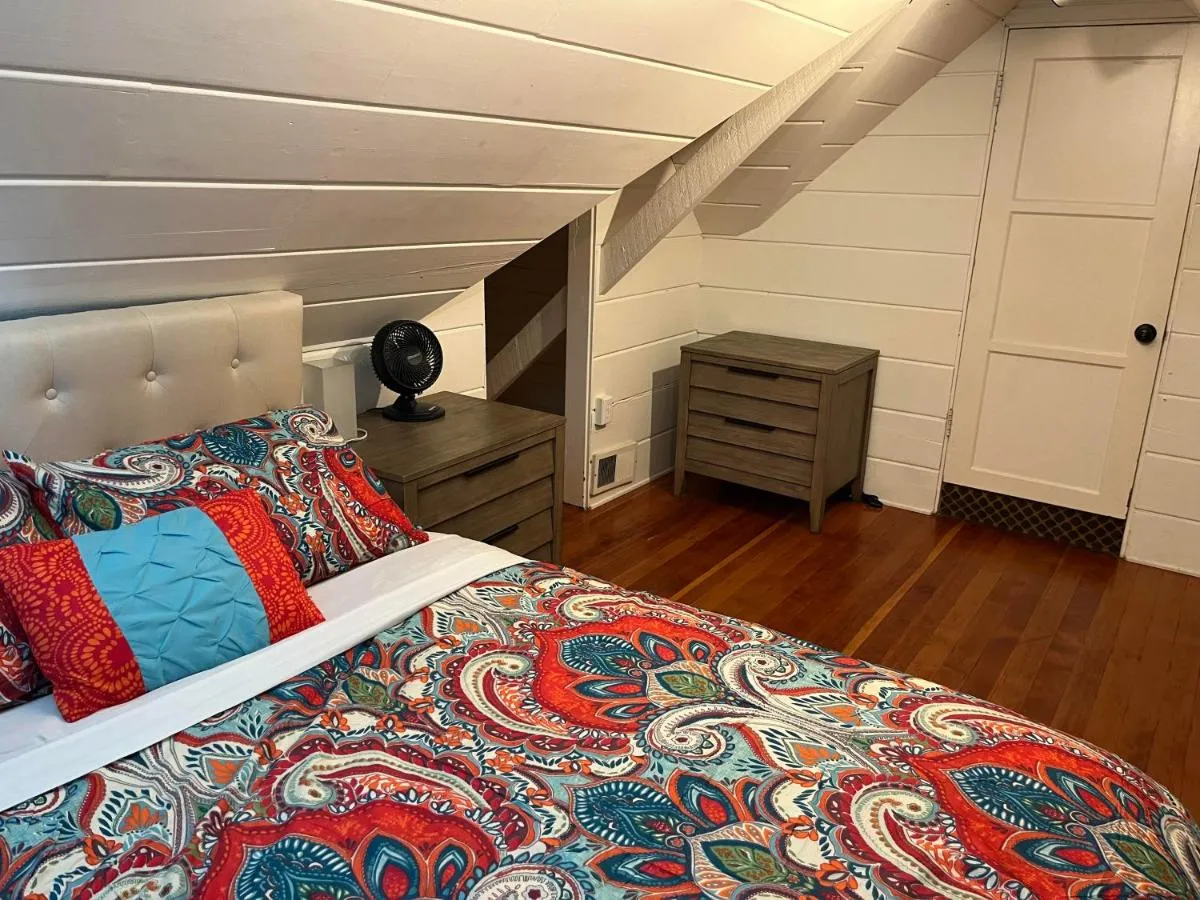 Image 1 of Secluded, Charming and Unique! Spacious Apartment EXCELLENT Central Location