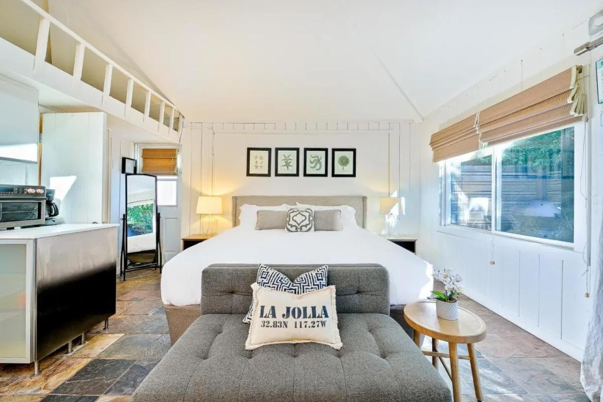 Image 6 of Secluded Windansea Beach Cottage