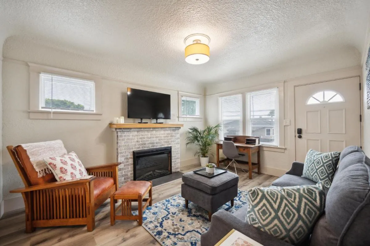 Image 4 of Shore Thing in San Diego.