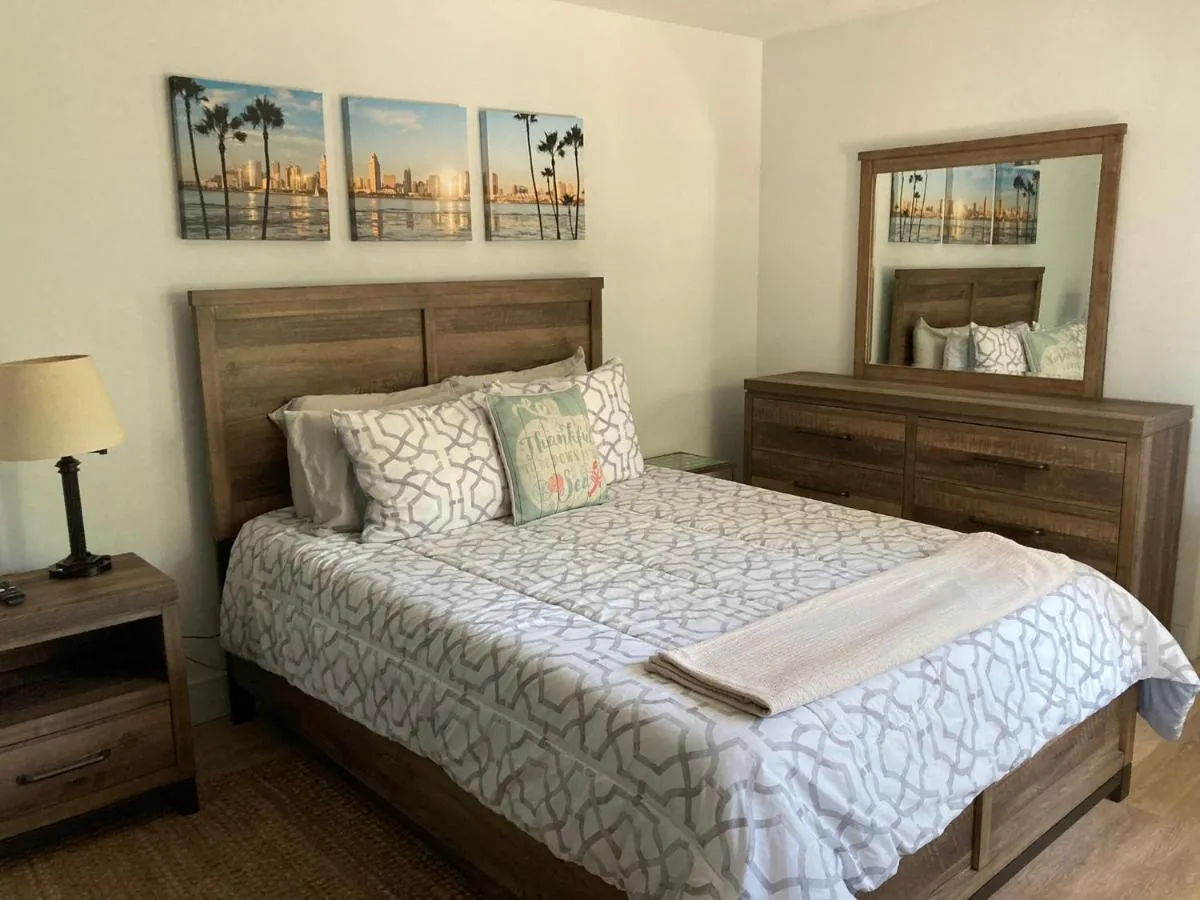 Image 1 of Smashing Newly-Built with Ocean/Bay/City Views!