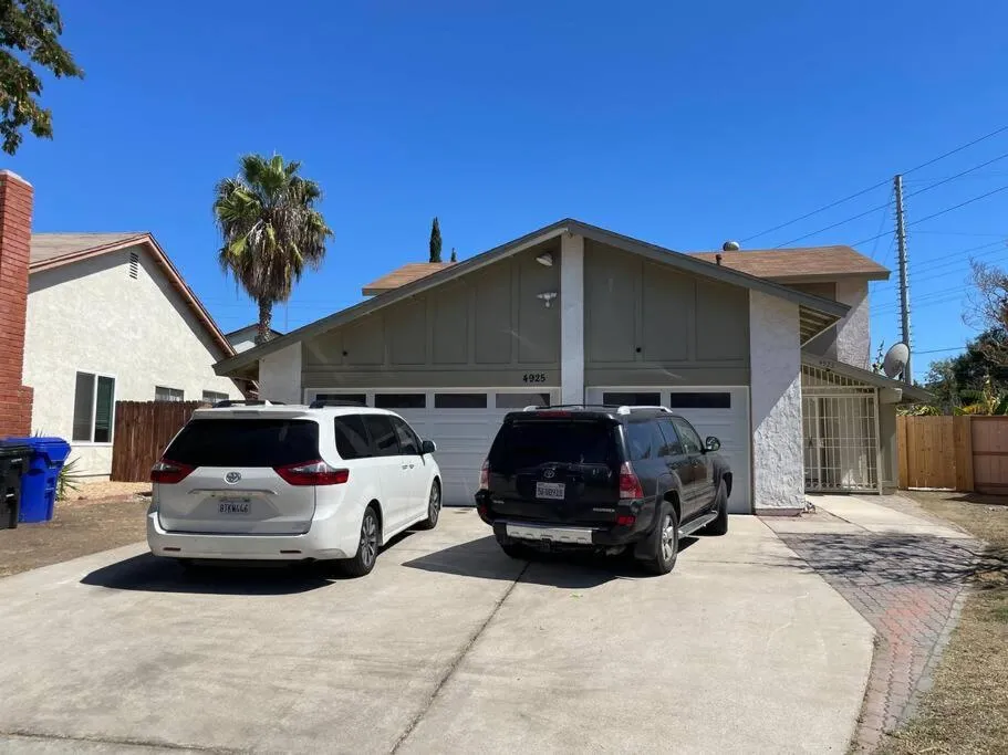 Image of Spacious 1670 sq ft Single Home with Garage, AC, Centrally Located