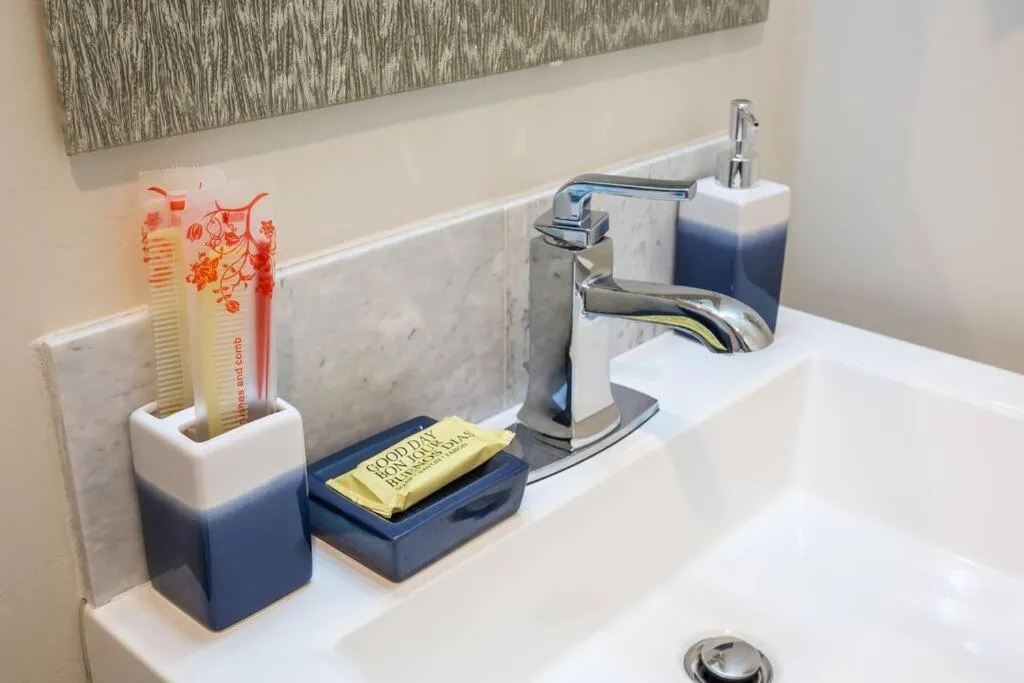 Image 6 of Spacious 1 Bedroom Apartment in Heart of San Diego