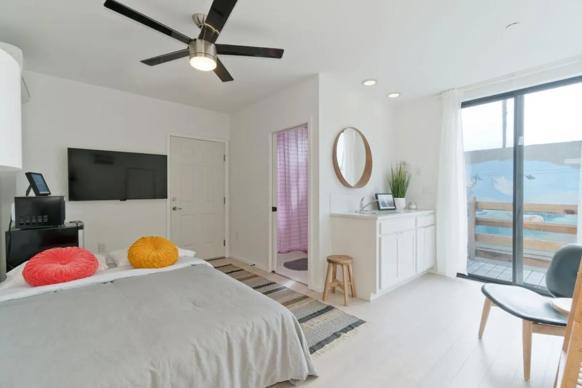 Image 4 of Steps to the Beach, Rooftop Deck