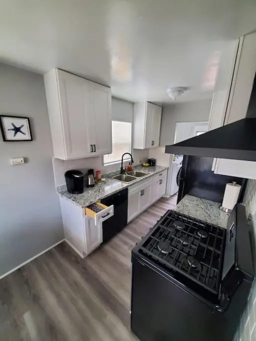 Image 3 of Summer Dream Rental House, Pacific Beach!