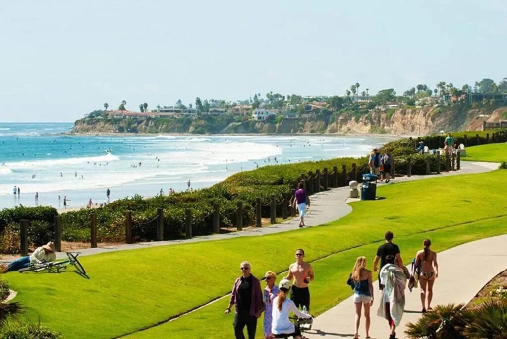 Image 6 of Sunny BEACH FRONT 2BR Condo on the Water