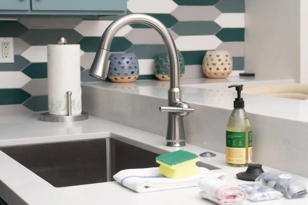 Image 2 of Sunny BEACH FRONT 2BR Condo on the Water