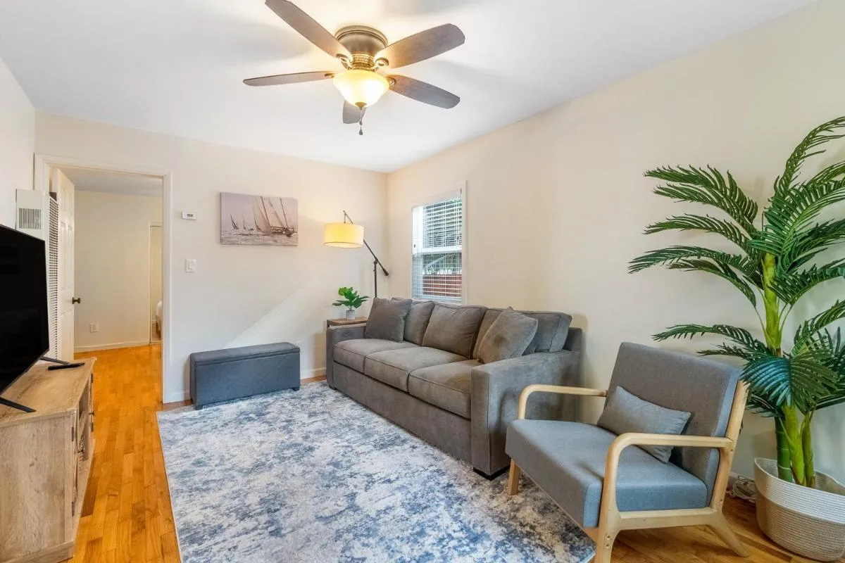 Image 4 of Sunny Bay Bungalow