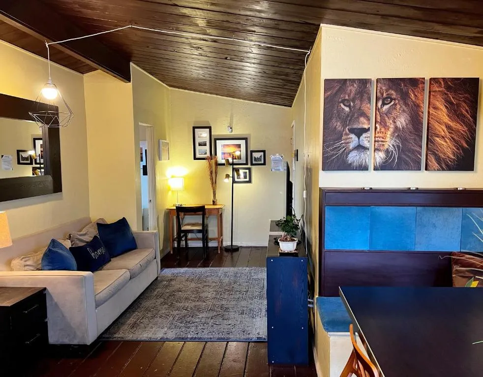 Image of Sunset Haven: Lakeside Charm in Ocean Beach