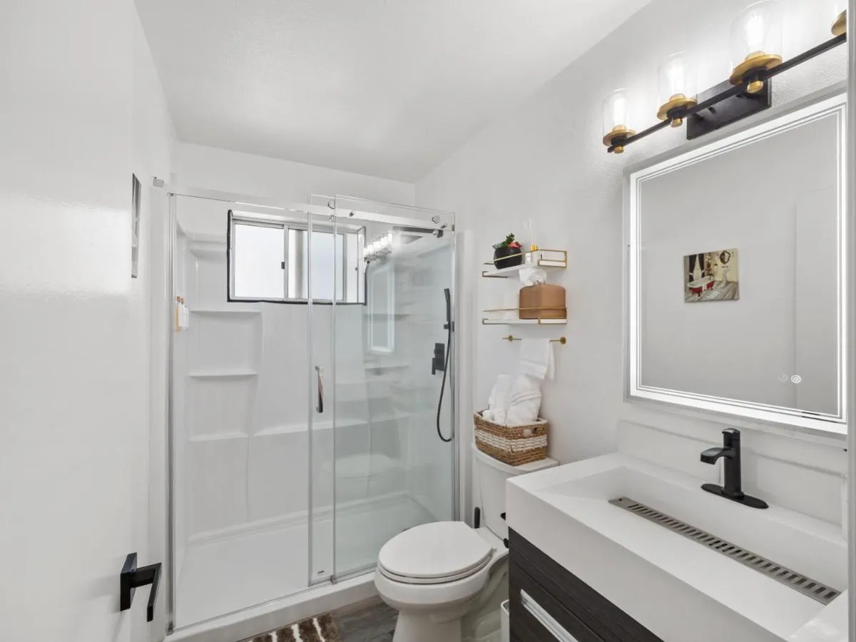 Image 2 of Super Spacious Family Vacation House!