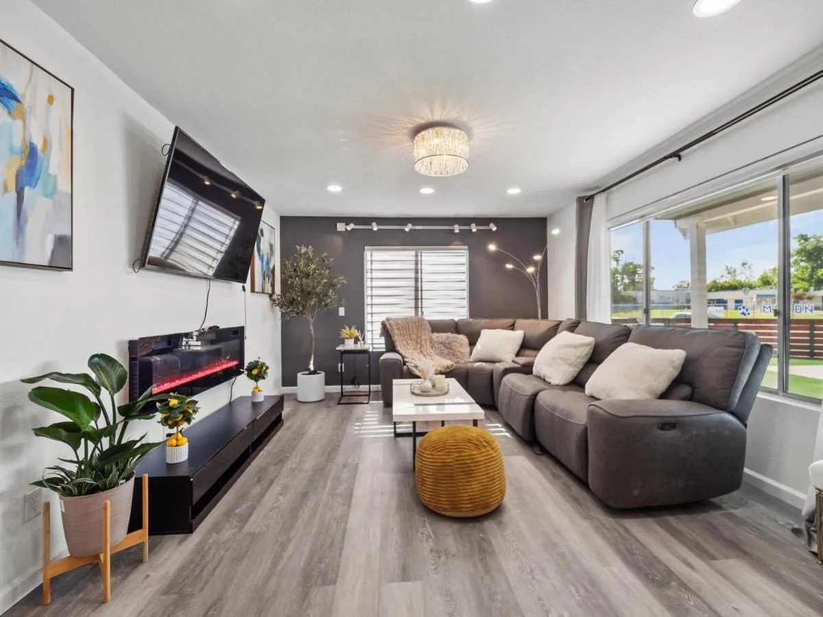 Image 4 of Super Spacious Family Vacation House!