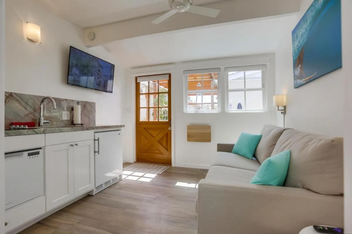 Image 4 of Surf and Sand Beach Bungalow