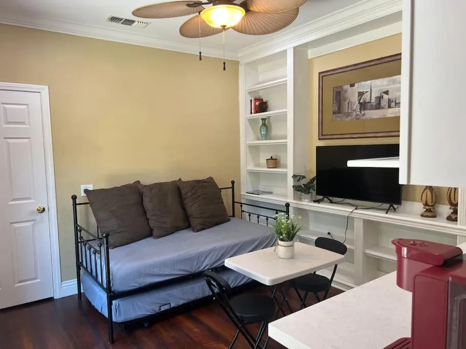 Image 4 of The Black and White Suite at Torrey Highlands