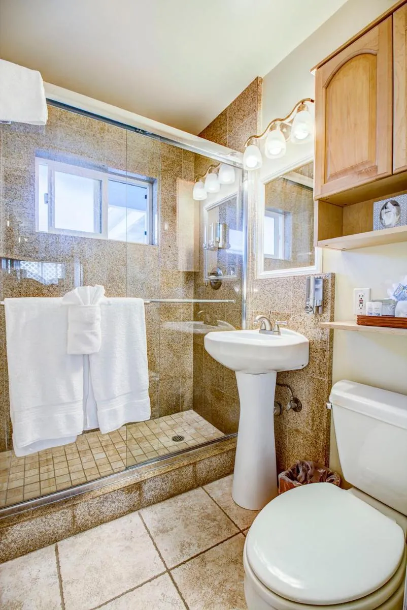 Image 3 of The Inn at Sunset Cliffs