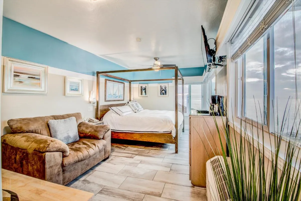 Image 1 of The Inn at Sunset Cliffs