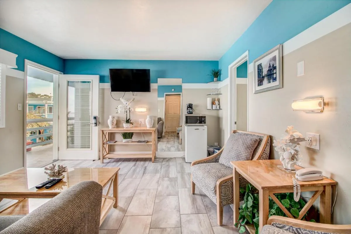 Image 4 of The Inn at Sunset Cliffs