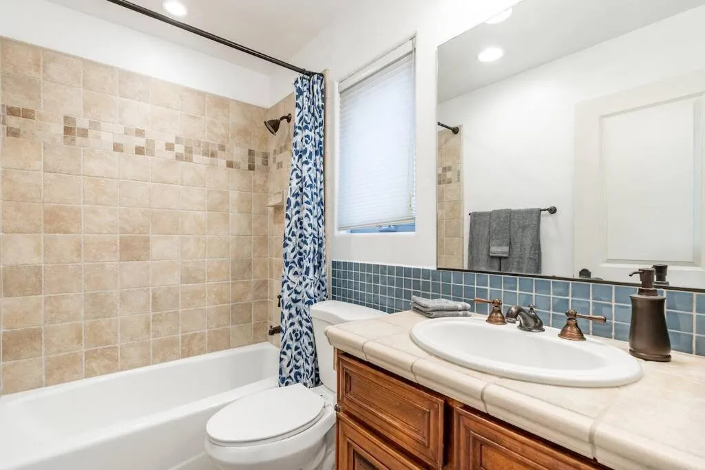 Image 2 of The San Diego Studio – Free Parking