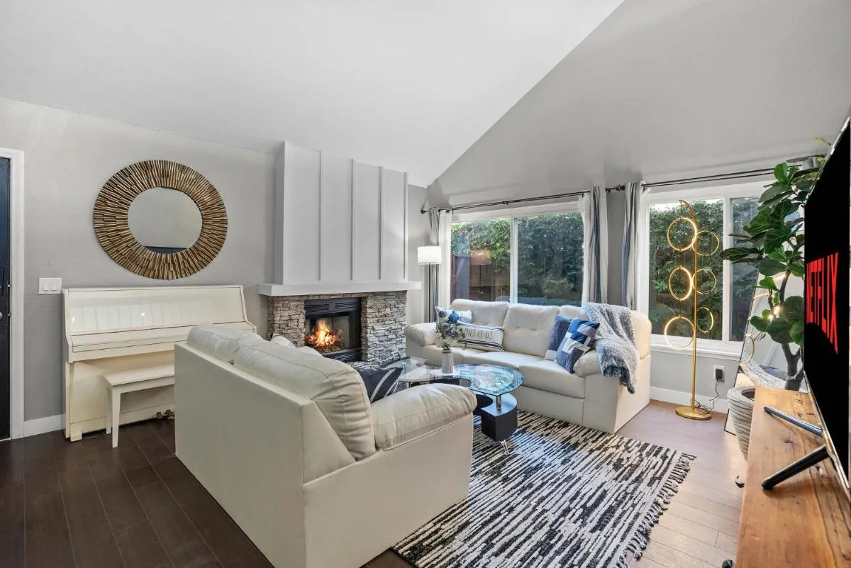 Image 5 of Traveler’s Dream SD Pool Home Game Room