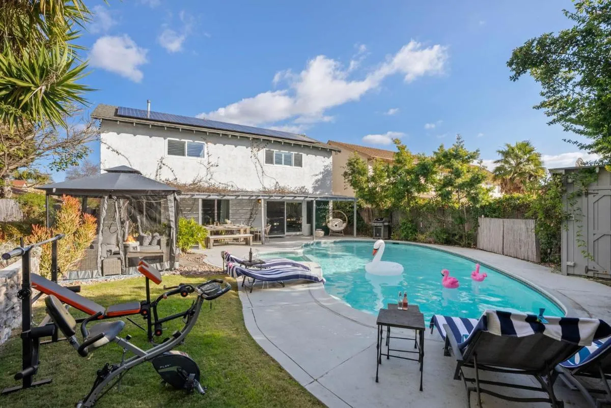 Image 3 of Traveler’s Dream SD Pool Home Game Room