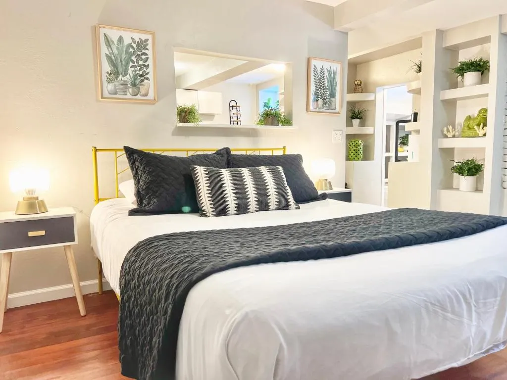 Image of Urban Oasis Near The Zoo A Central Studio For 2