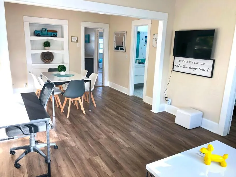 Image 4 of Viva California