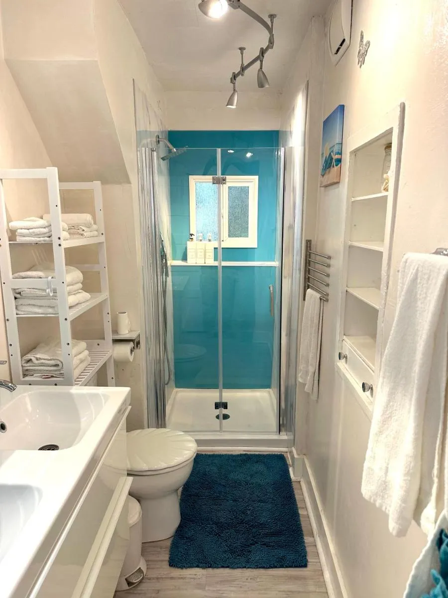 Image 3 of Viva Pacifica