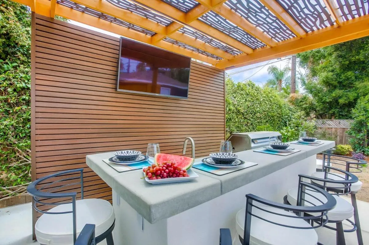 Image 4 of Windansea Beach House