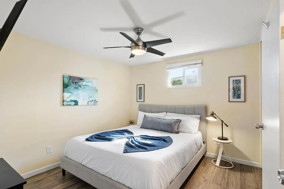 Image 6 of Windansea Coastal Haven – Steps to Beach