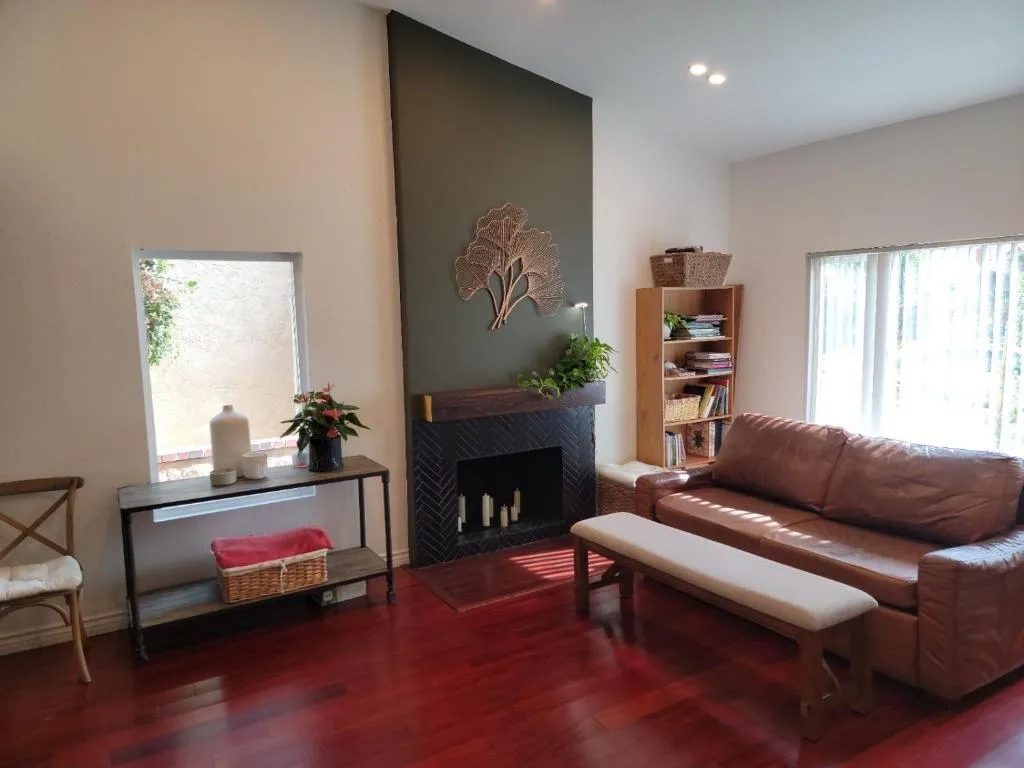 Image of yellow door