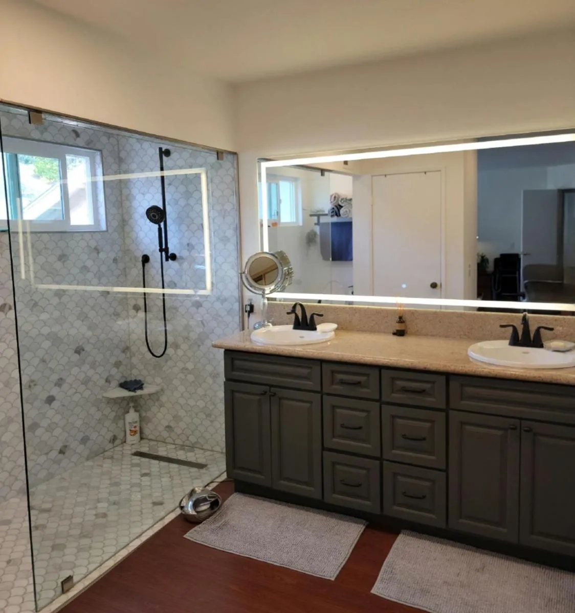 Image 3 of yellow door