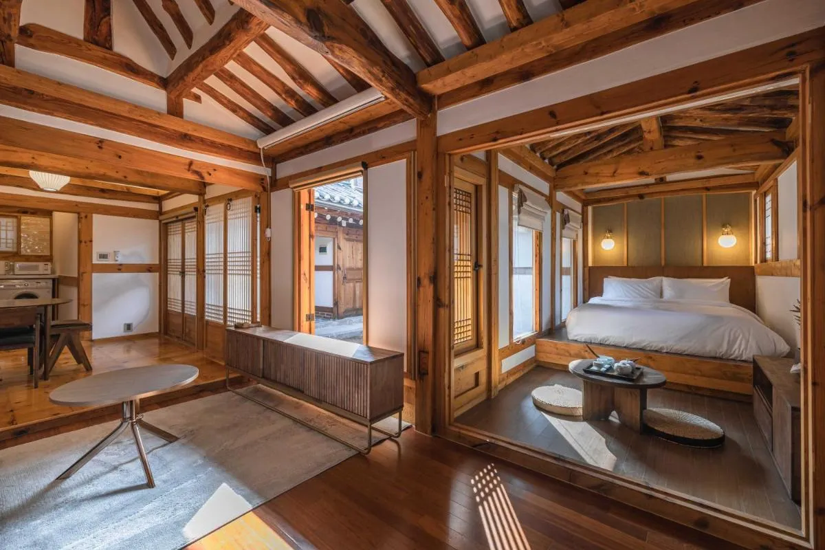 Image 1 of Luxury hanok with private bathtub – SN02