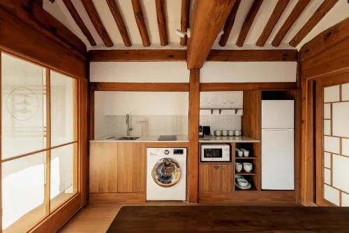 Image 2 of Luxury hanok with private bathtub -SN15