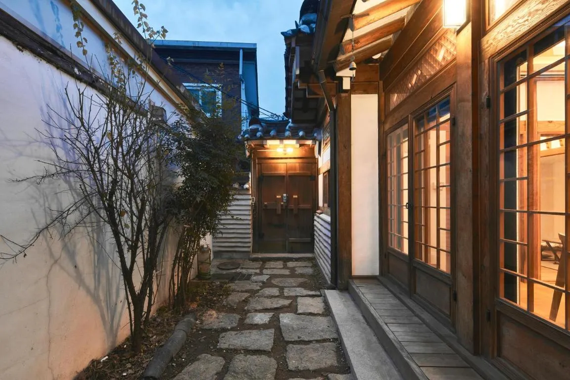 Image of Luxury hanok with private bathtub – SW11