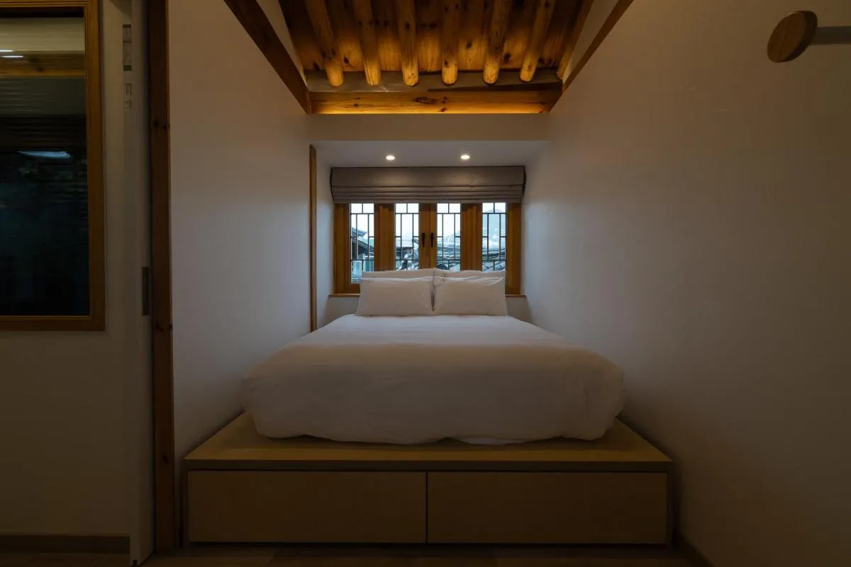 Image 1 of Luxury hanok with private bathtub – SW17