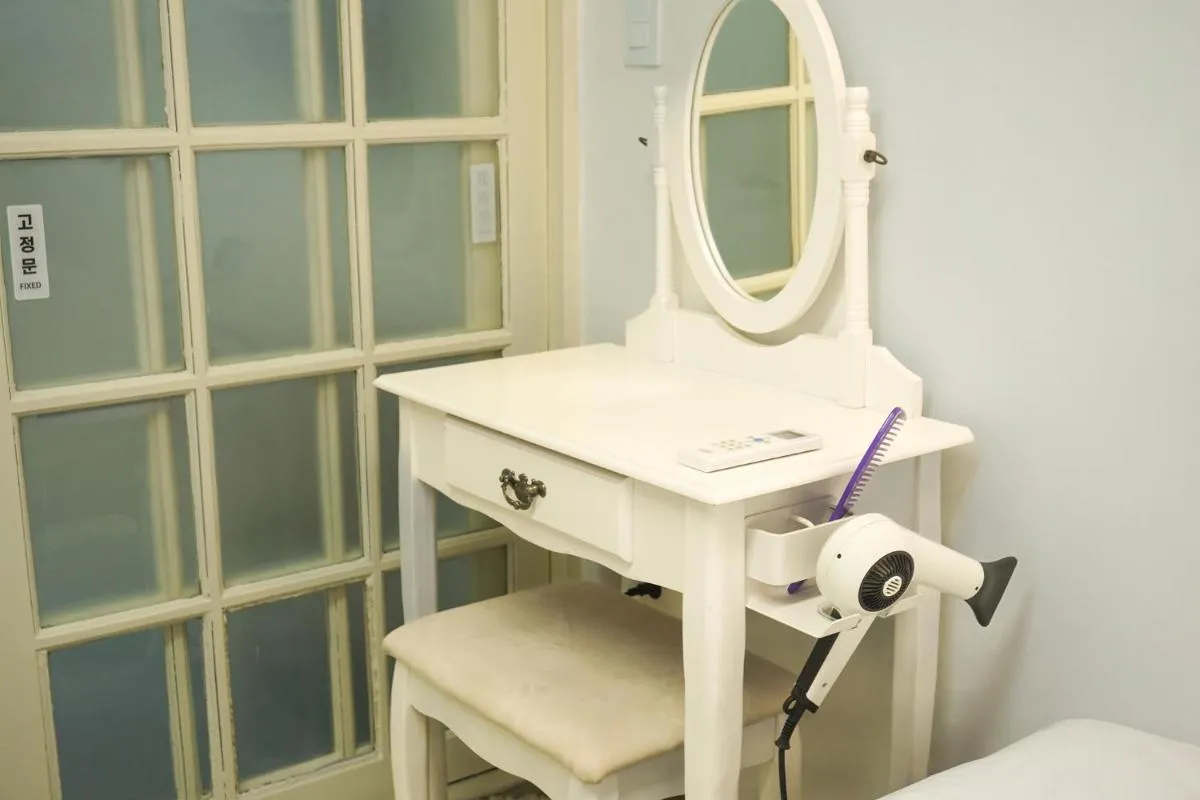 Image 2 of 1 Min Cozy Stay Hongdae
