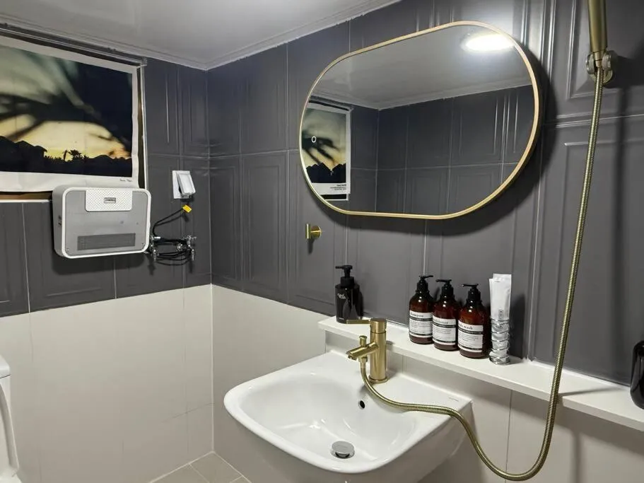 Image 5 of KojjeeBnB Bed Room2, Qeen size bed2, TV 2, #KSPO#JYP#Hanriver