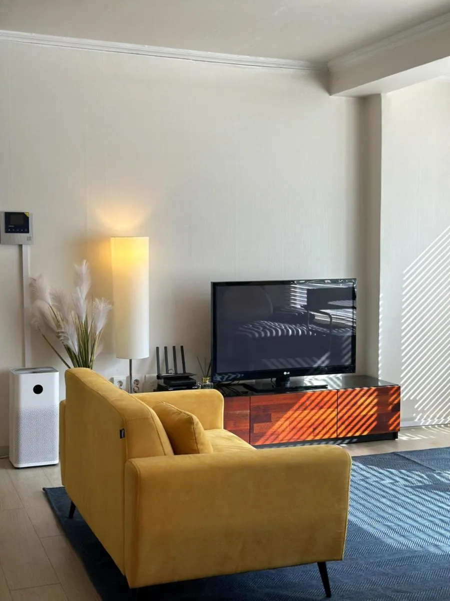 Image 4 of Mid-century design Modern house