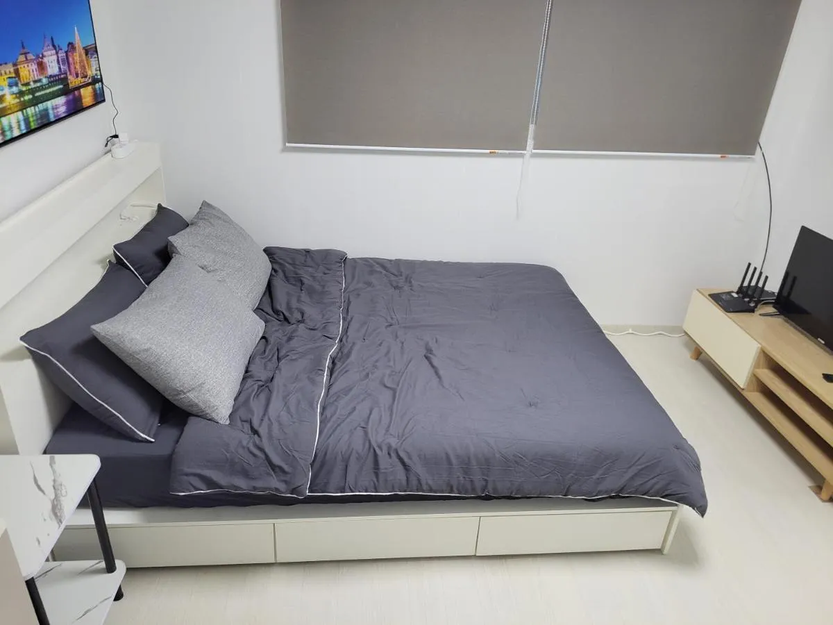 Image 6 of Newly renovated apartment center of Seoul #10