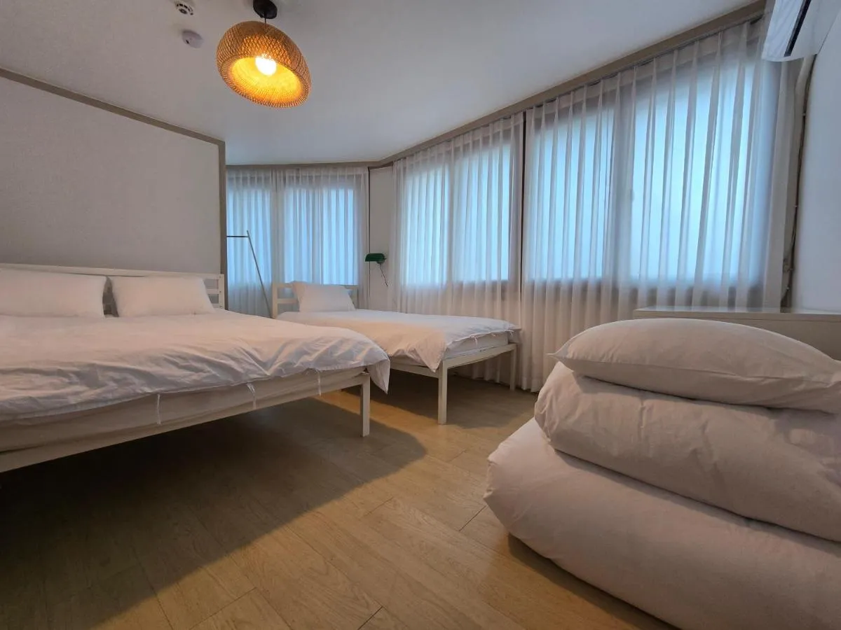 Image 6 of OPEN-ChillingStay jongro DDM, Dongmyo Station, 2min, Convenient transportation to Sinseol-dong Station