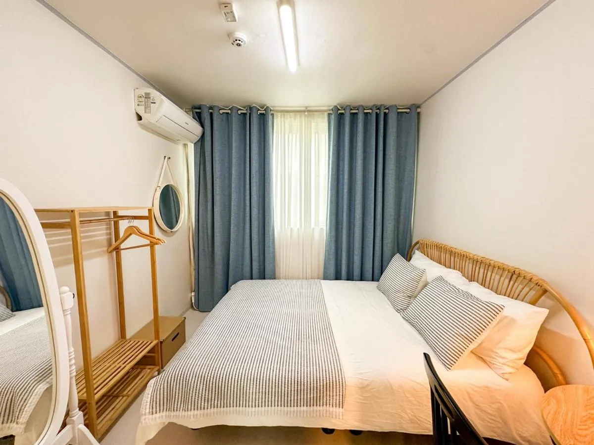 Image 5 of STAY ROCK 樂 2 Room 3 Beds 3 min from Ewha Univ stn