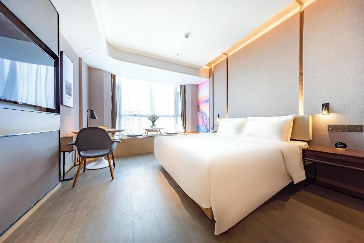 Image 1 of Atour Hotel Shenzhen Huaqiang North