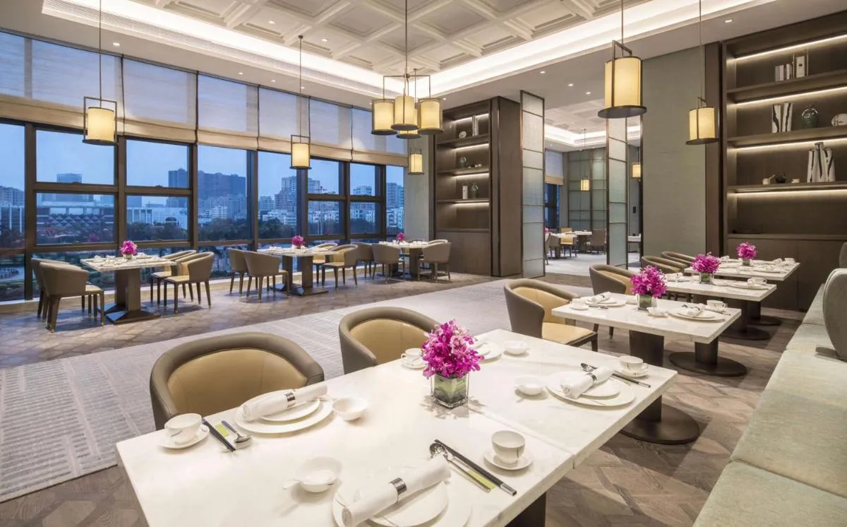 Image 3 of DoubleTree by Hilton Hotel Shenzhen Longhua, Near MTR Qinghu, Shenzhen North Railway, Uniwalk & Uniworld Shopping Mall, Sam’s Club, Shenzhen Art Museum New Venue, Costco