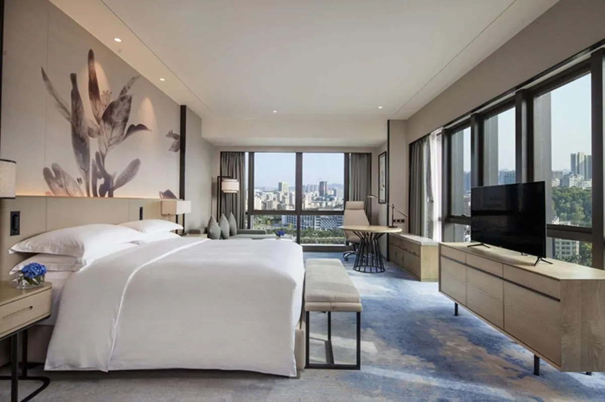 Image 4 of DoubleTree by Hilton Hotel Shenzhen Longhua, Near MTR Qinghu, Shenzhen North Railway, Uniwalk & Uniworld Shopping Mall, Sam’s Club, Shenzhen Art Museum New Venue, Costco