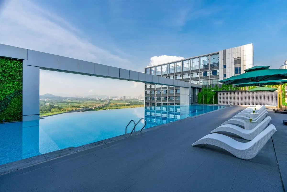 Image 2 of EVEN Hotels Shenzhen Guangming Cloud Park, an IHG Hotel