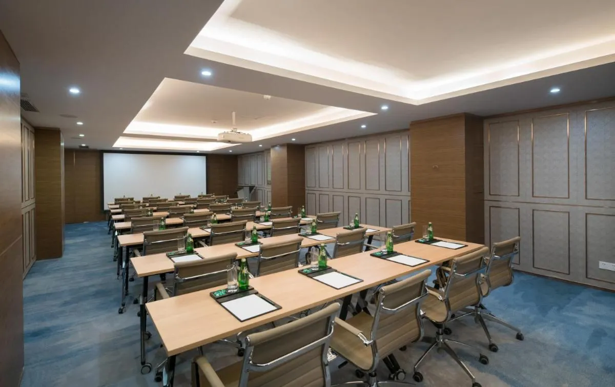 Image 6 of Fraser Suites Shenzhen, Near Huaqiang North Business Zone and next to shopping mall complex, with direct subway access