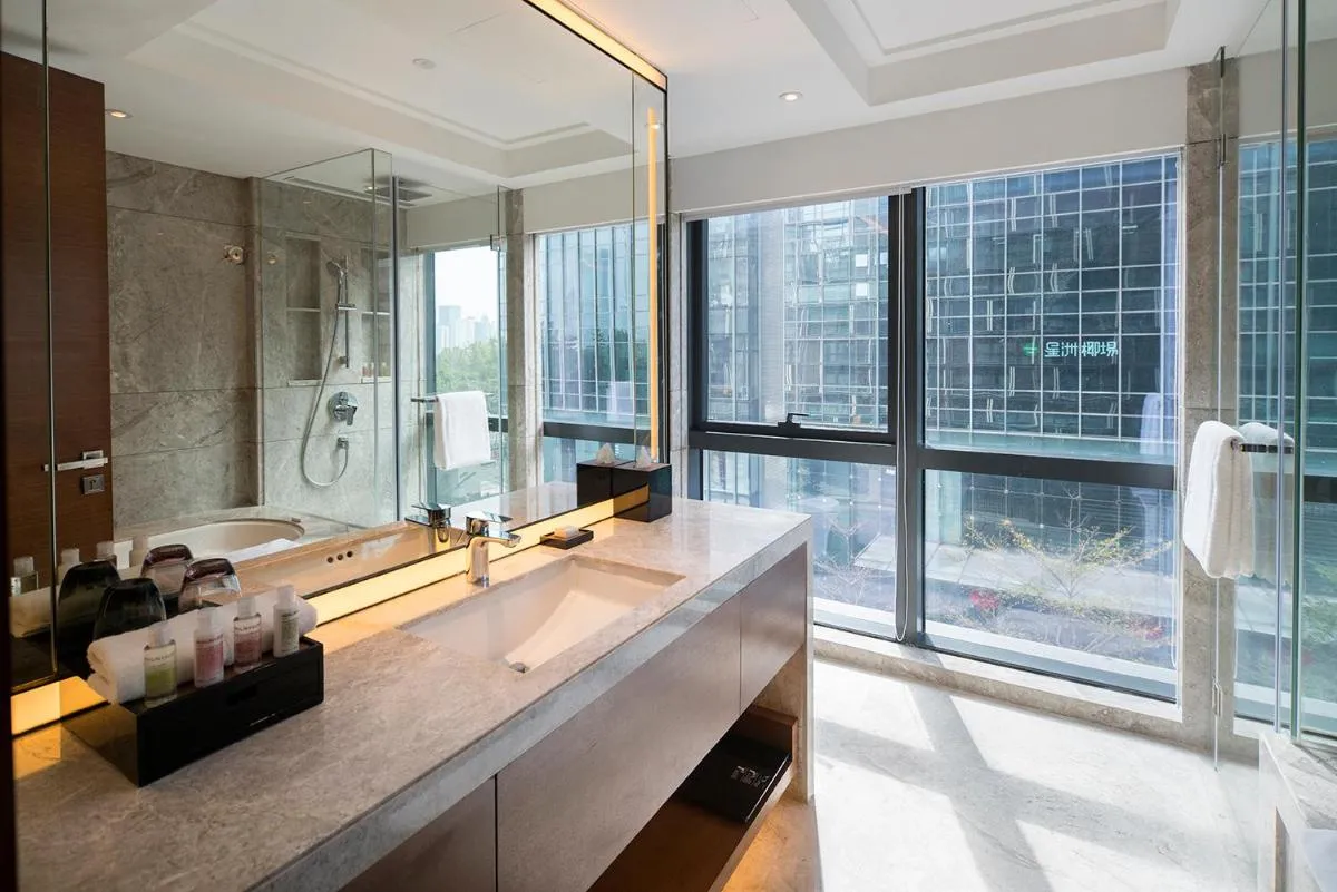 Image 2 of Fraser Suites Shenzhen, Near Huaqiang North Business Zone and next to shopping mall complex, with direct subway access