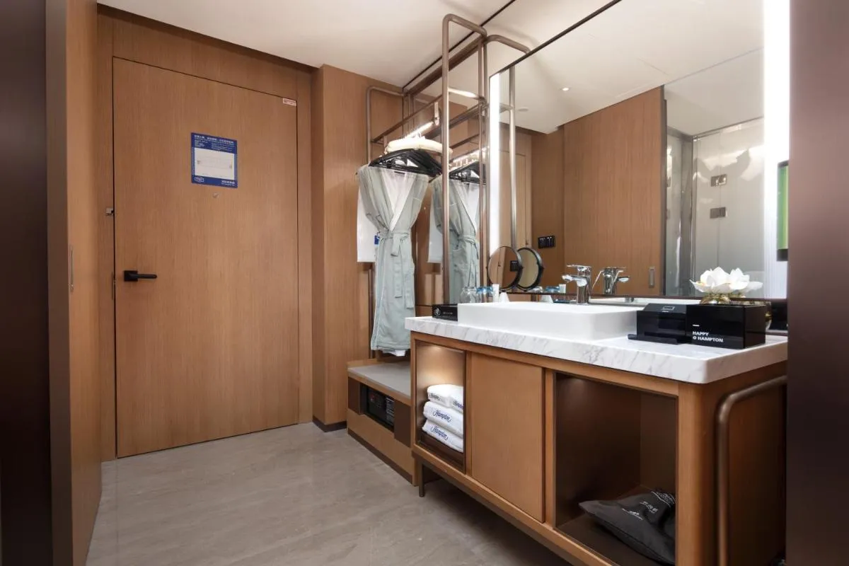Image 1 of Hampton by Hilton Shenzhen Futian Port