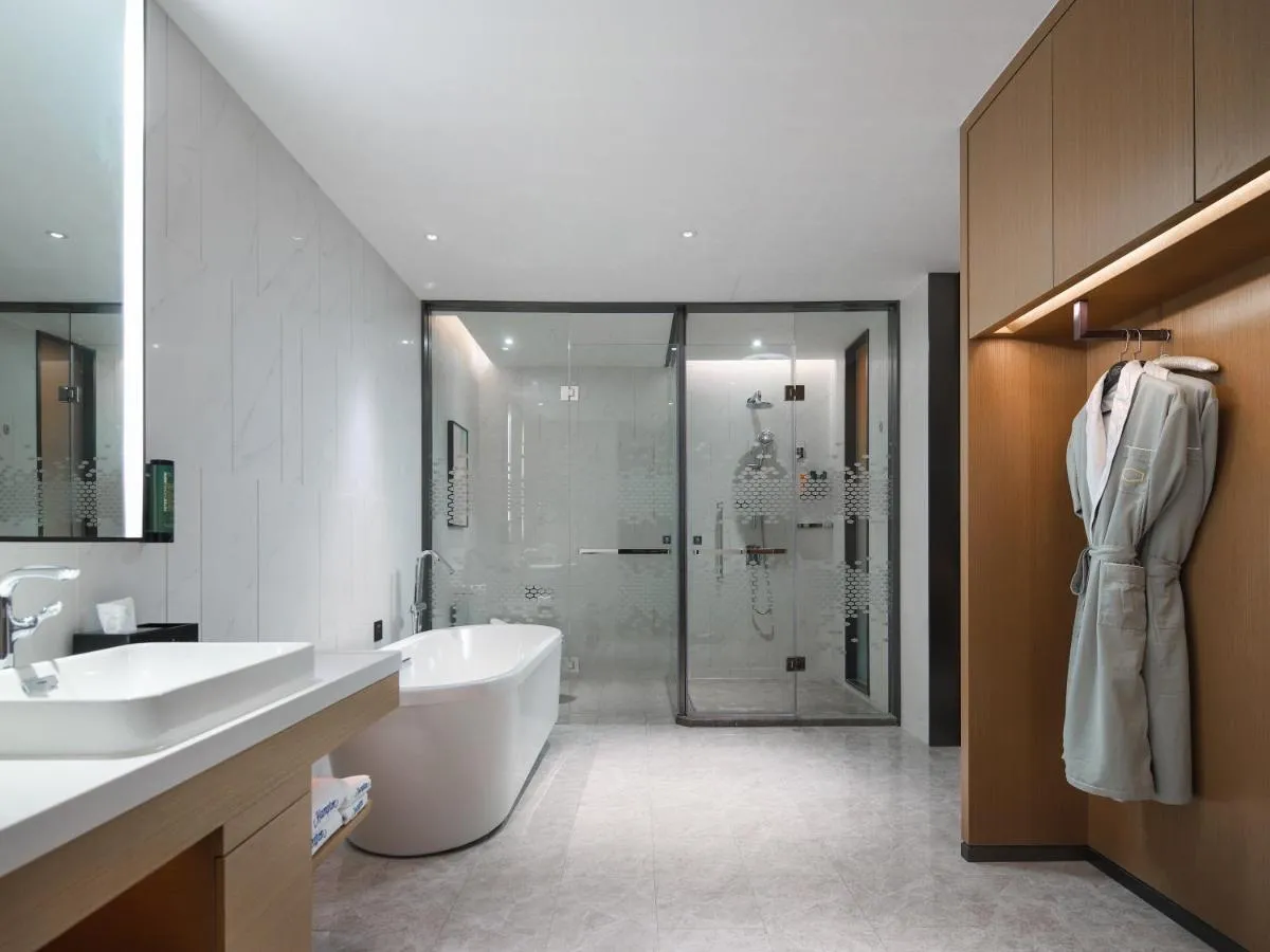 Image 2 of Hampton by Hilton Shenzhen Longhua Qinghu