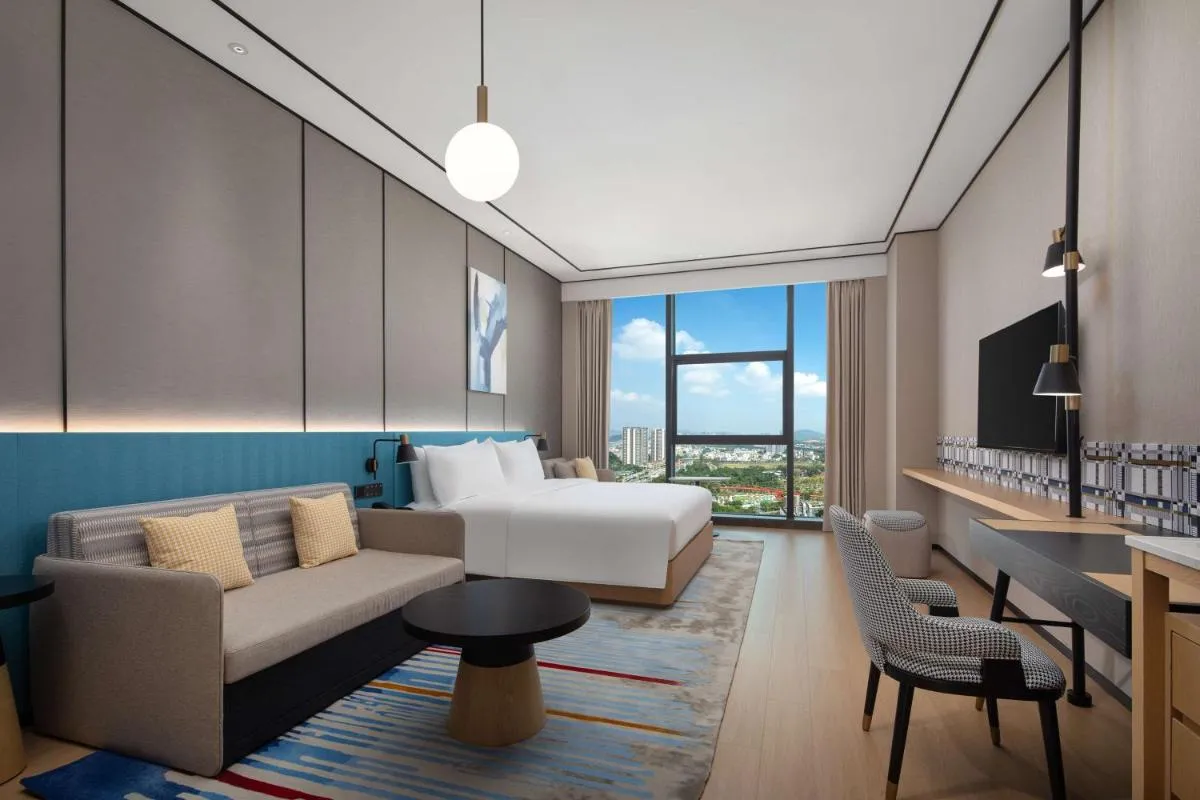 Image 1 of Hilton Garden Inn Shenzhen Guangming Hongqiao Park